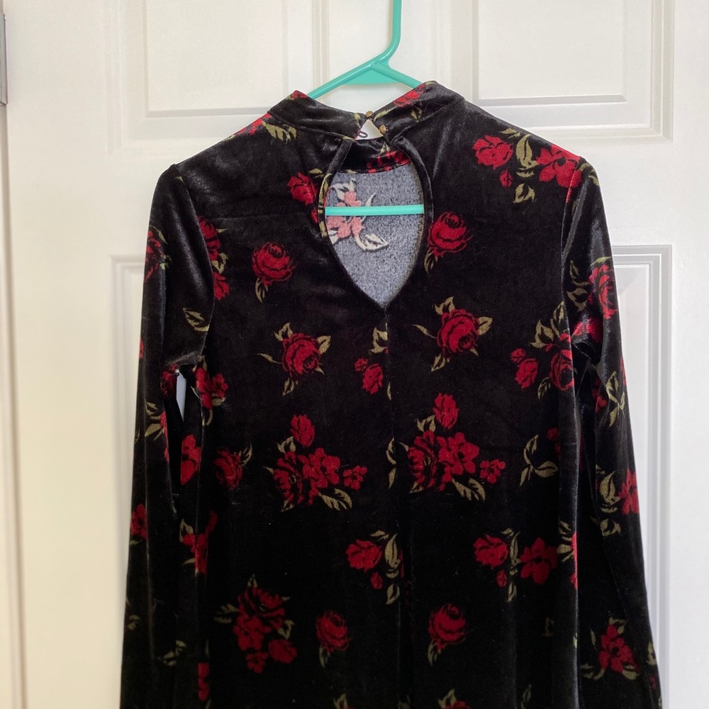 Black and red printed velvet dress!